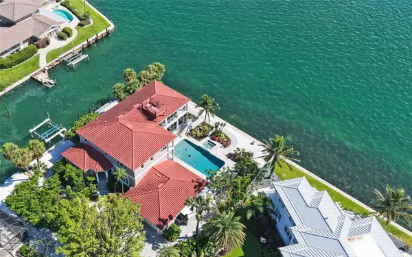 585 Gunwale Lane, LONGBOAT KEY, FL 34228