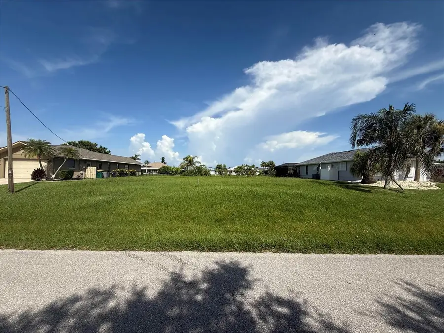 11 Bunker Circle, Rotonda West, FL 33947 - #2