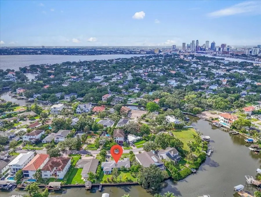 545 Suwanee Circle, Tampa, FL 33606 - Image #2