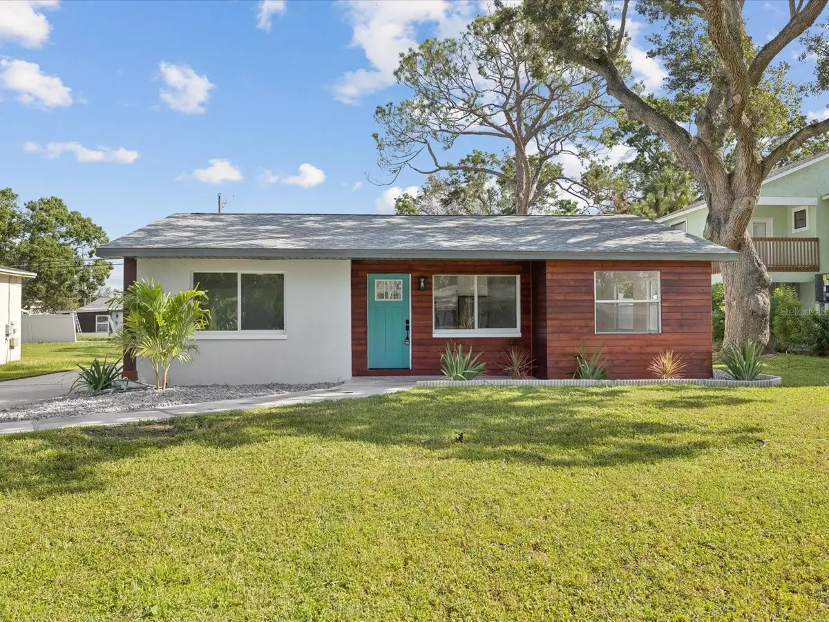 151 80th Avenue Ne, Saint Petersburg, FL 33702 - Image #1