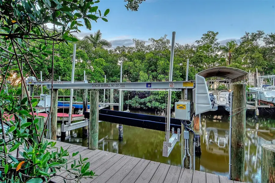 7154 Hawks Harbor Circle, Bradenton, FL 34207 - Image #2