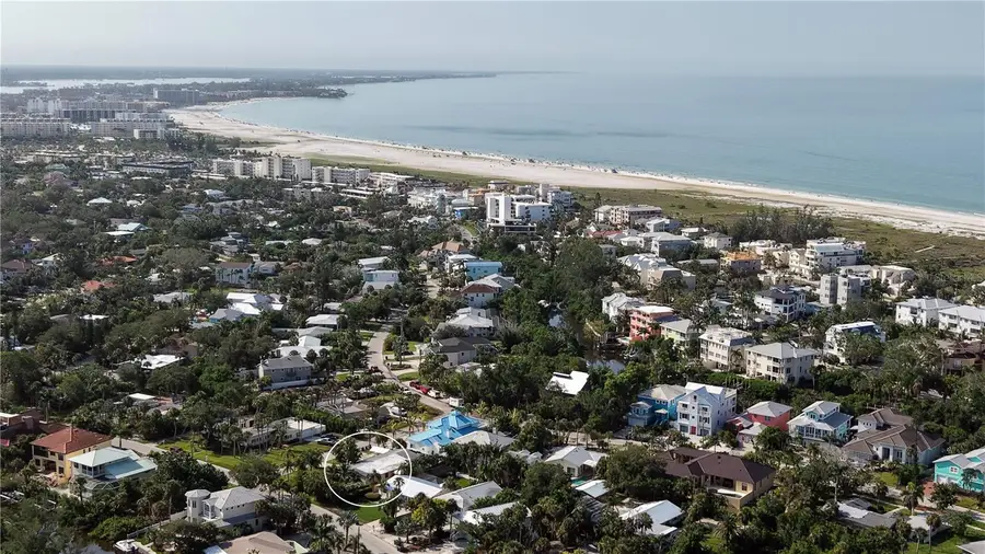 5302 Las Rosas, Sarasota, FL 34242 - Image #2