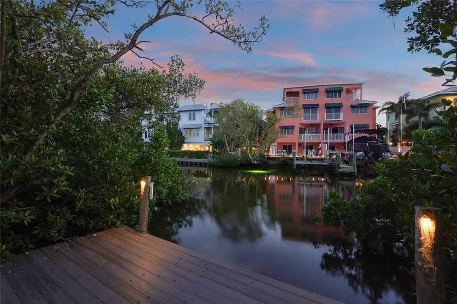 430 Island Circle, Sarasota, FL 34242 - Image #3