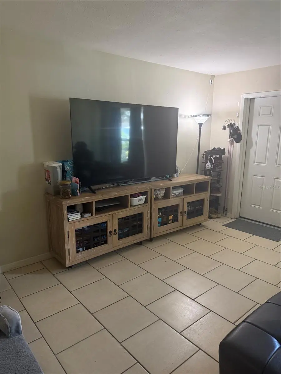 528 Briarwood Road, Venice, FL 34293 - Image #2