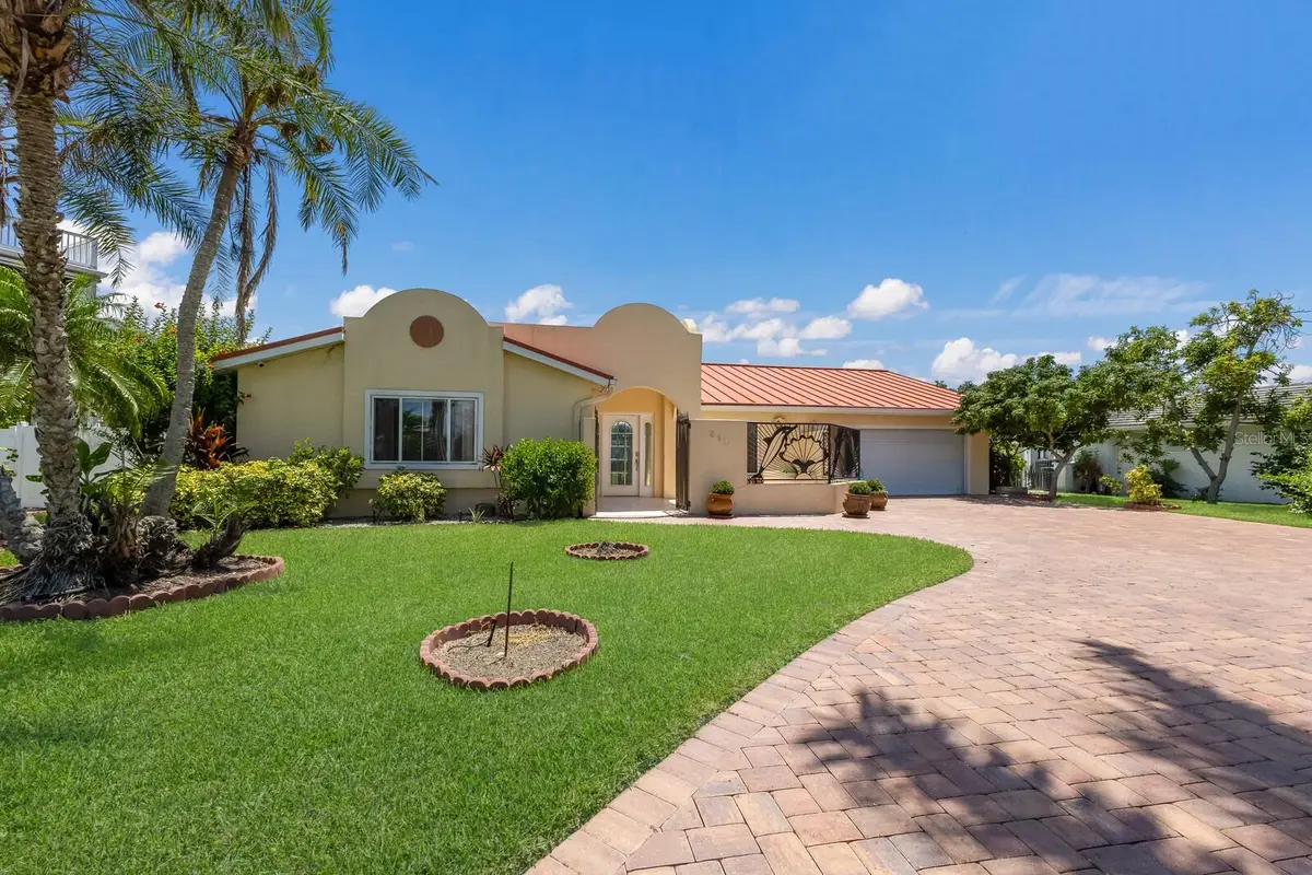 811 Arlington Road, Palmetto, FL 34221 - Image #1