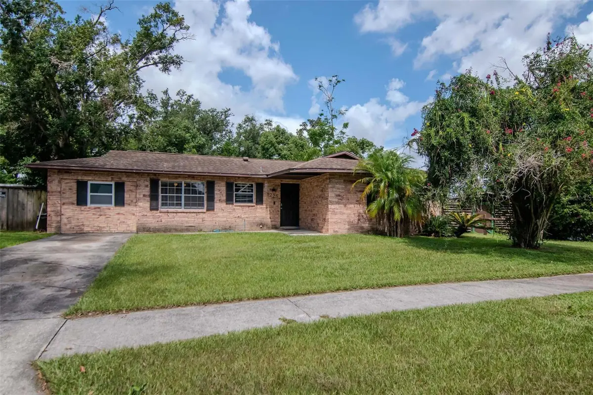 5225 Presidential Street, Seffner, FL 33584 - Image #1