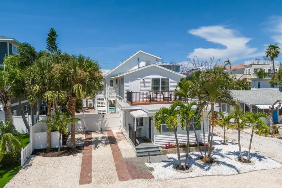 2302 Avenue B, Bradenton Beach, FL 34217 - Image #2