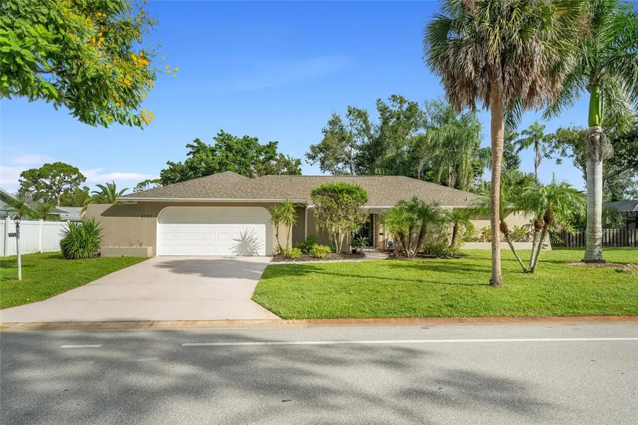 4207 Charing Cross Road, Sarasota, FL 34241 - Image #2