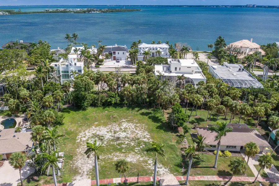 204 N Adams Drive, Sarasota, FL 34236 - Image #2