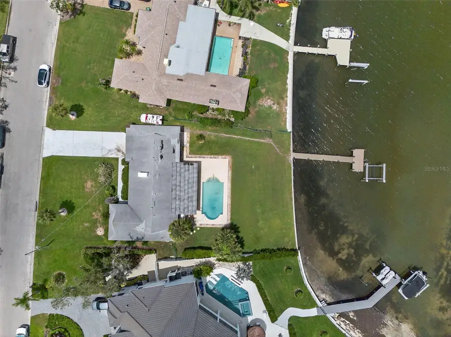 377 S Shore Drive, Sarasota, FL 34234 - Image #2