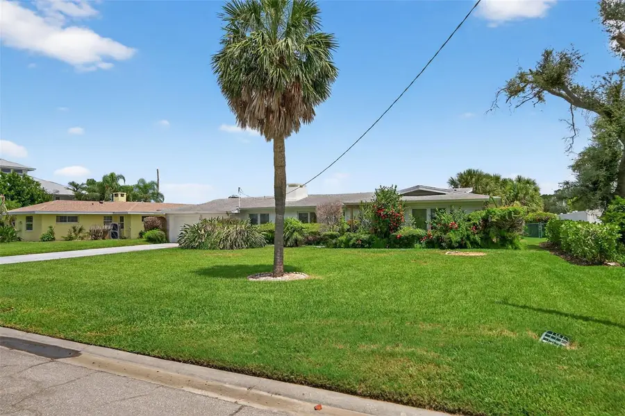 377 S Shore Drive, Sarasota, FL 34234 - Image #3