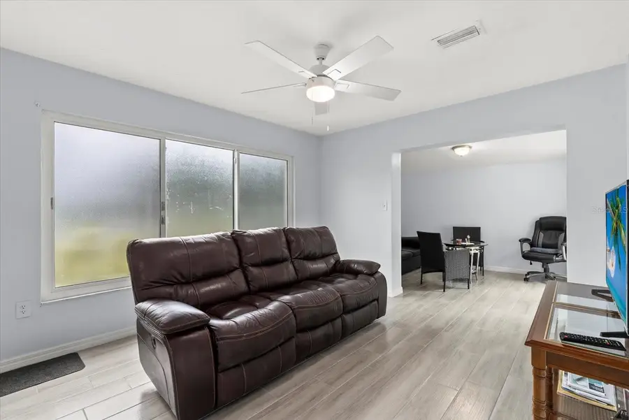 2035 Vinson Avenue, Sarasota, FL 34232 - Image #3