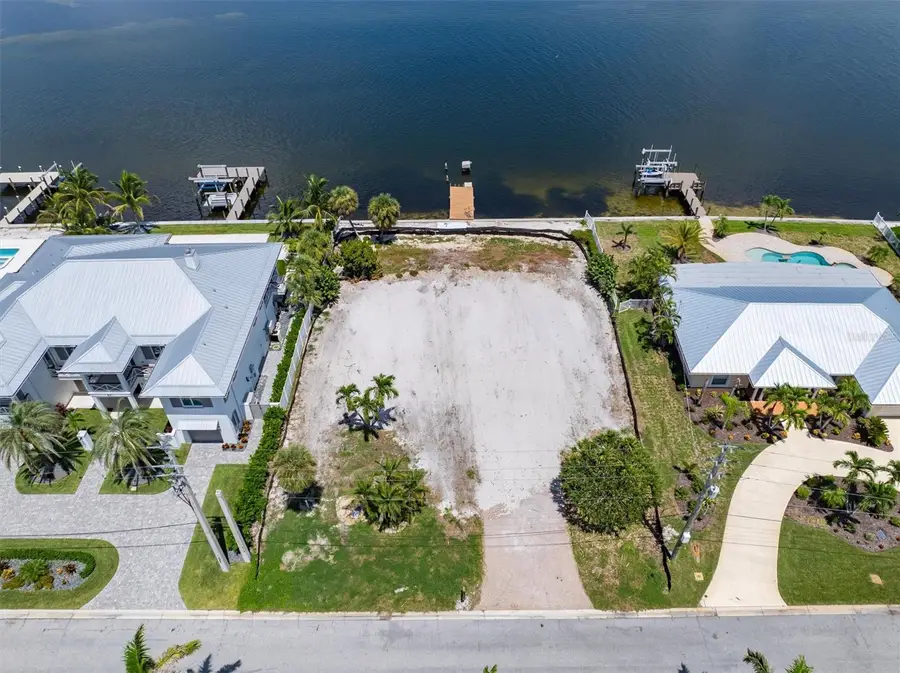 659 Key Royale Drive, Holmes Beach, FL 34217 - Image #2