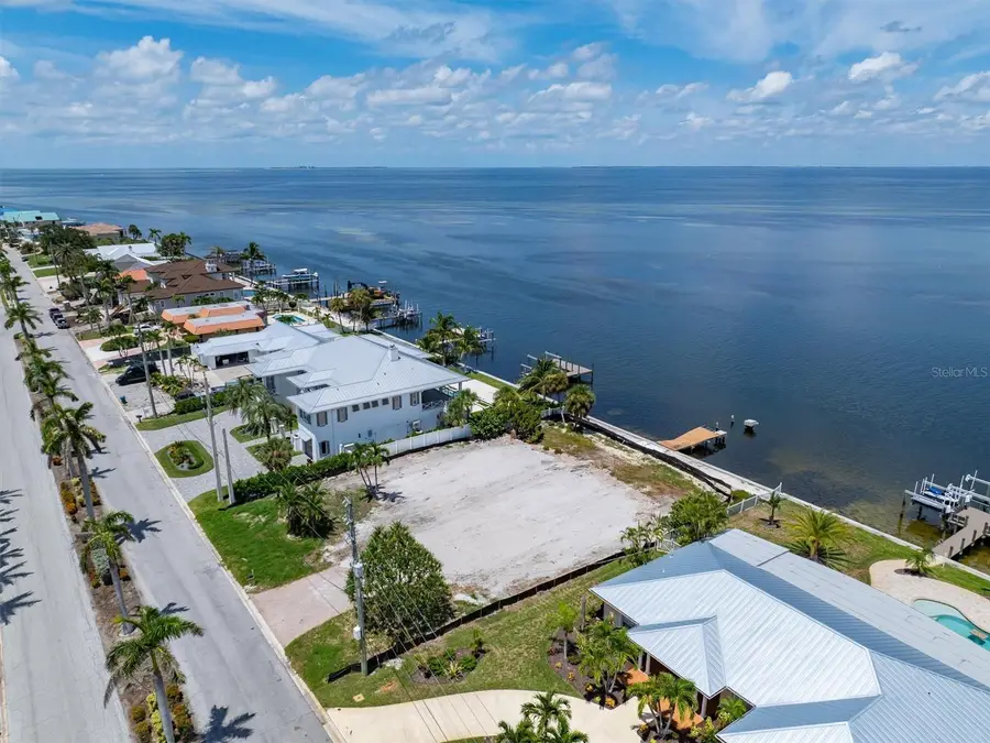 659 Key Royale Drive, Holmes Beach, FL 34217 - Image #3