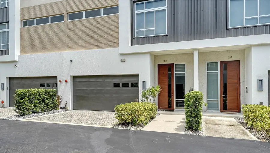 213 Cosmopolitan Court, Sarasota, FL 34236 - Image #3