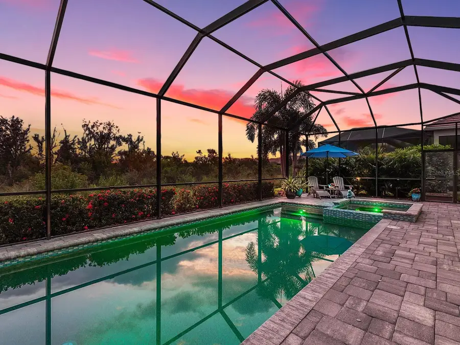 8273 Grande Shores Drive, Sarasota, FL 34240 - Image #2