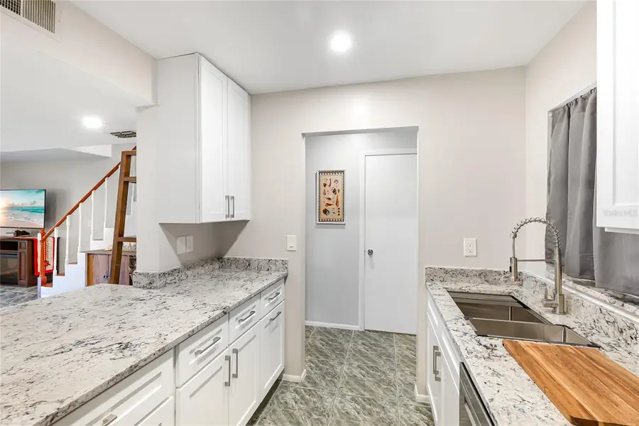 3300 Ramblewood Court, Sarasota, FL 34237 - Image #3