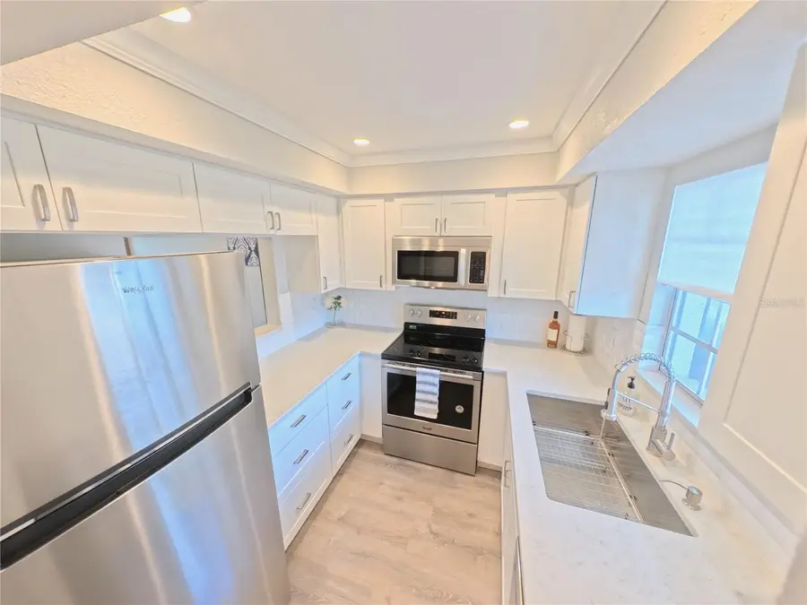 302 47th Avenue Drive W #117, Bradenton, FL 34207 - Image #3