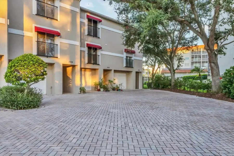 1602 Point Pleasant Avenue W, Bradenton, FL 34205 - Image #2