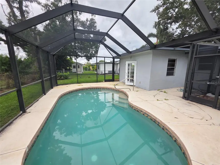 4461 Maceachen Boulevard, Sarasota, FL 34233 - Image #2