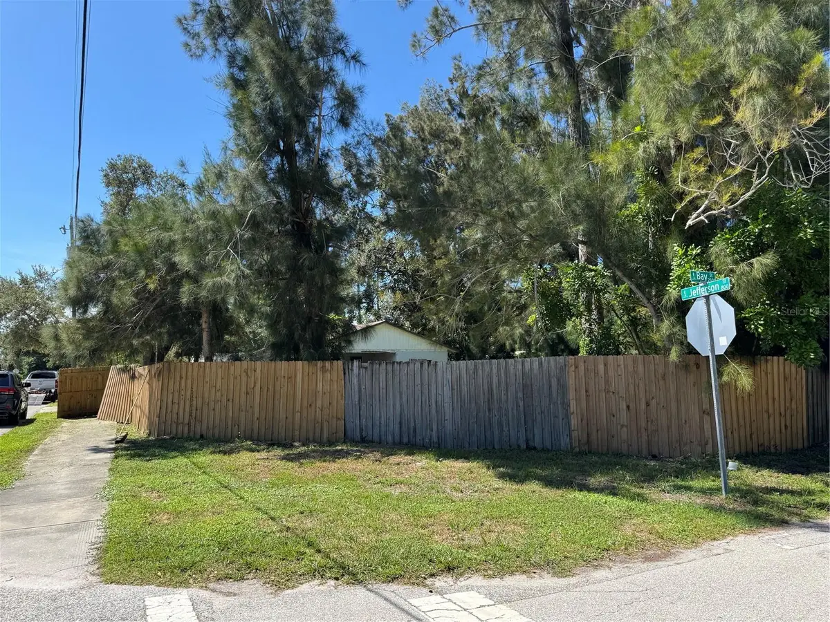 800 S Jefferson Avenue, Sarasota, FL 34237 - Image #1