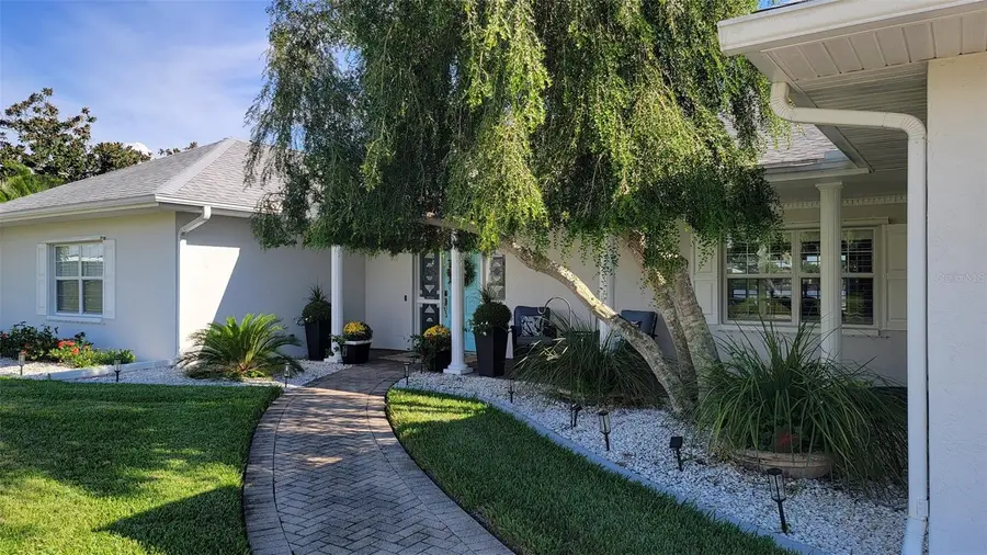 11597 SW Dallas Drive S, Lake Suzy, FL 34269 - Image #2