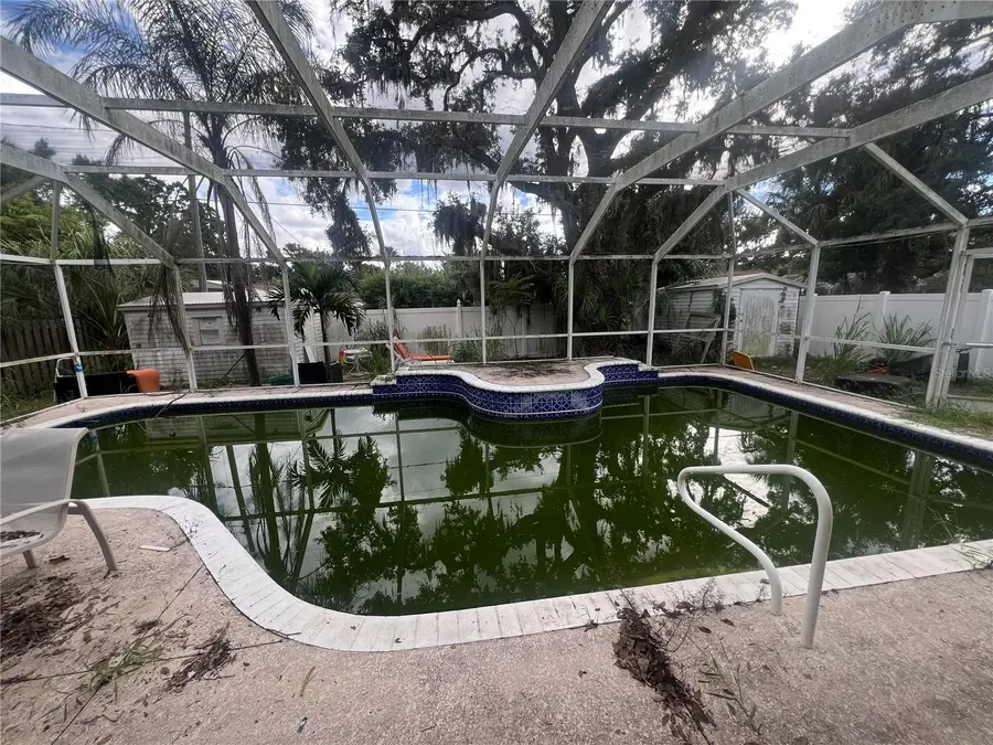 2918 Williamsburg Street, Sarasota, FL 34231 - Image #2