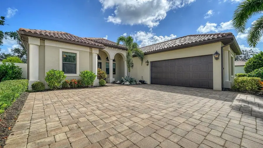 3526 Trebor Lane, Sarasota, FL 34235 - Image #2