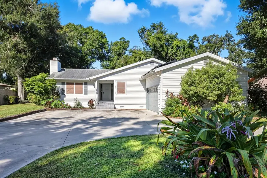 4424 Meadow Creek Circle, Sarasota, FL 34233 - Image #3