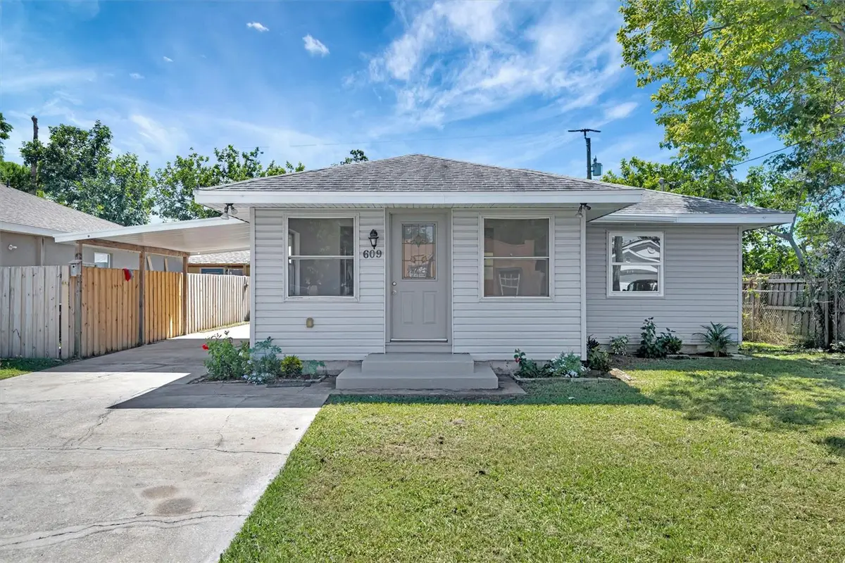 609 25th Avenue W, Bradenton, FL 34205 - Image #1