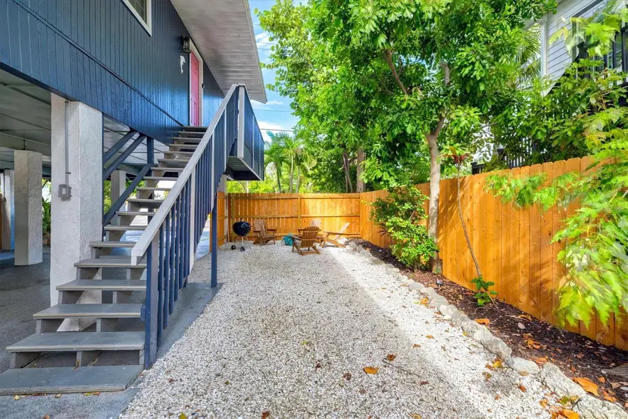 8106 Gulf Drive, Holmes Beach, FL 34217 - Image #3