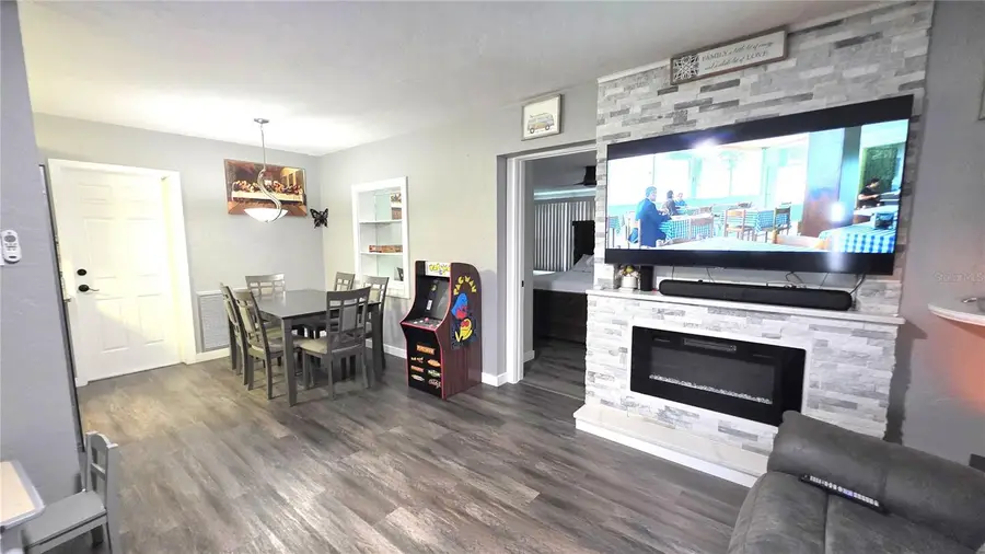 904 Orlando Avenue, Bradenton, FL 34207 - Image #2