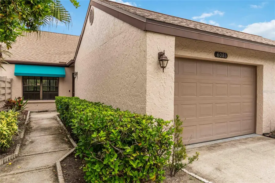 6085 Clubside Drive, Sarasota, FL 34243 - Image #2