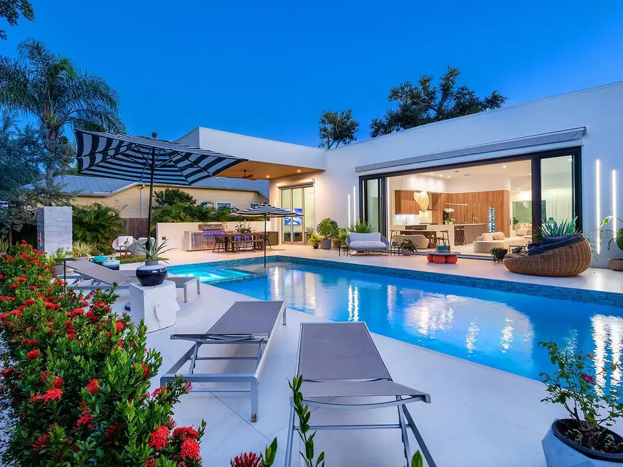 1631 Hillview Street, Sarasota, FL 34239 - Image #3