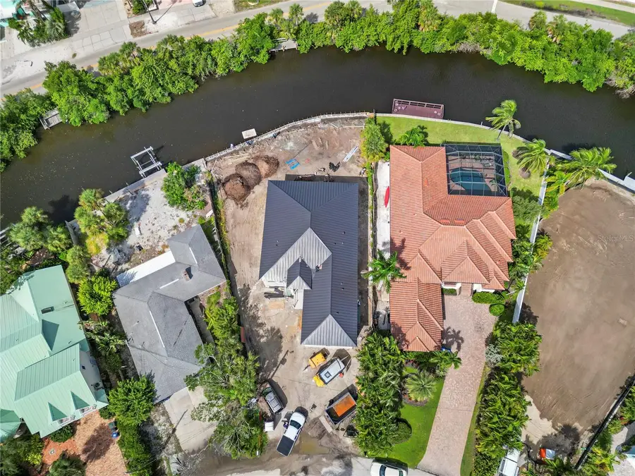 276 Island Circle, Sarasota, FL 34242 - Image #3