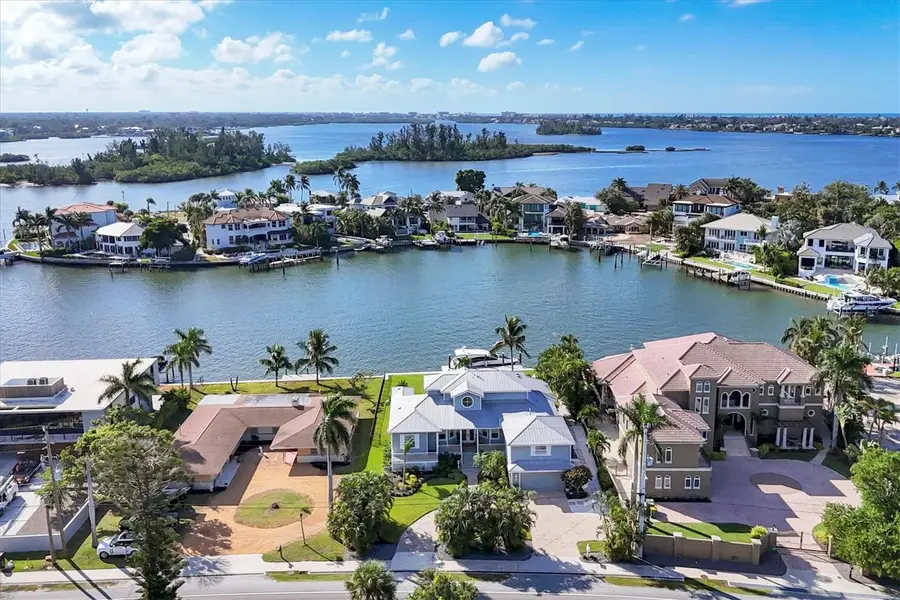 810 Siesta Drive, Sarasota, FL 34242 - Image #2