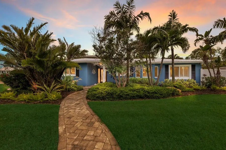 417 Bay Palms Drive, Holmes Beach, FL 34217 - Image #2