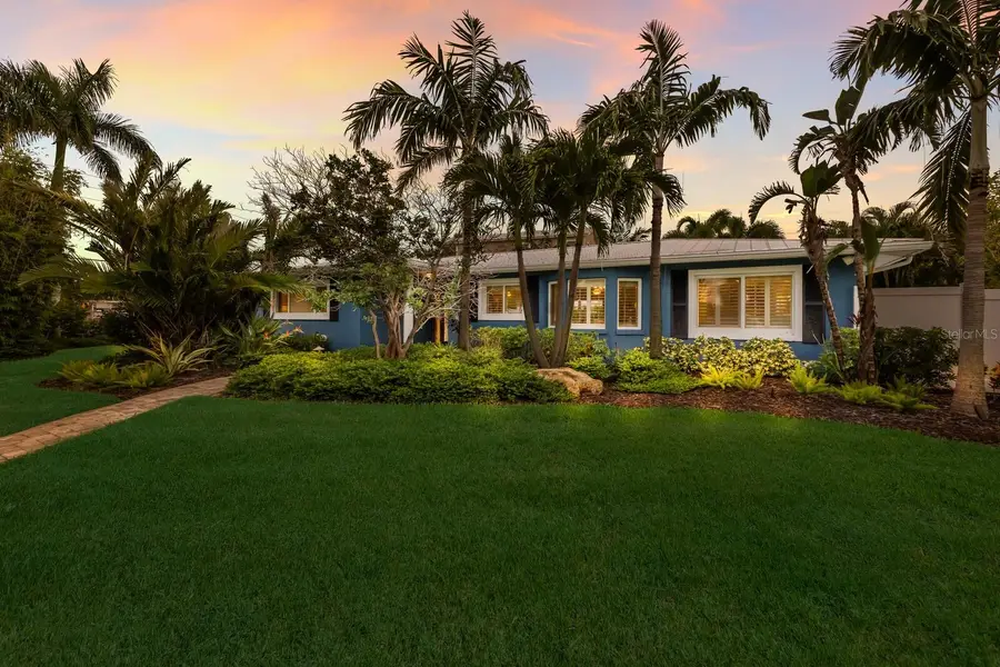 417 Bay Palms Drive, Holmes Beach, FL 34217 - Image #3