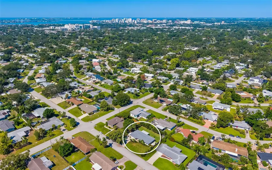 2609 Hibiscus Street, Sarasota, FL 34239 - Image #2