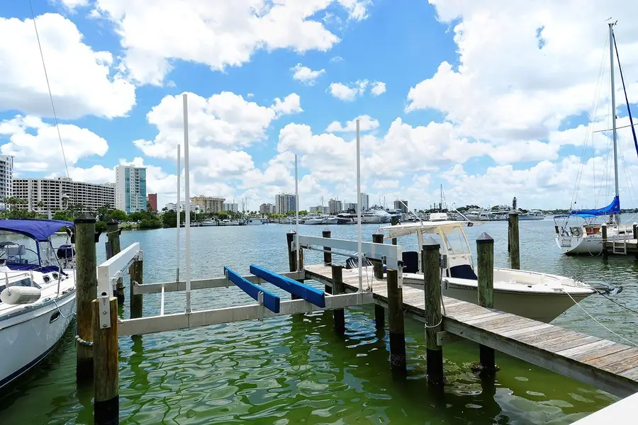 650 Golden Gate Point #602, Sarasota, FL 34236 - Image #3