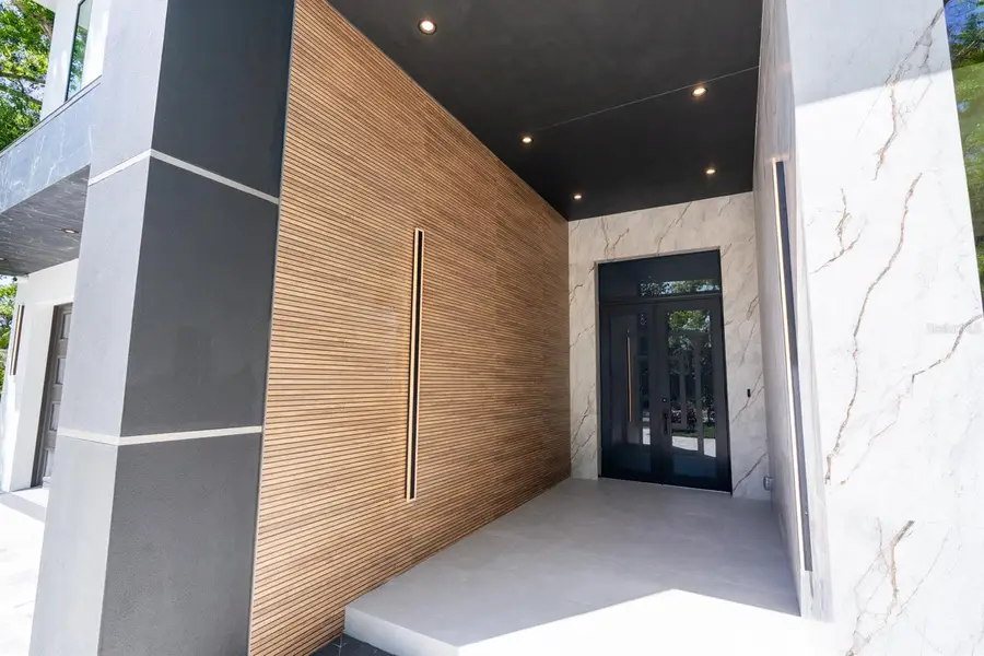 2375 Floyd Street, Sarasota, FL 34239 - Image #3