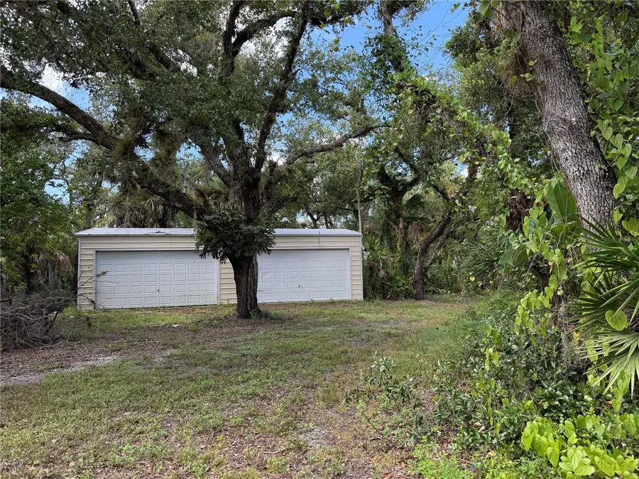 673 S Moon Drive, Venice, FL 34292 - Image #2