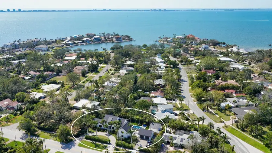 5035 Bay Shore Road, Sarasota, FL 34234 - Image #2