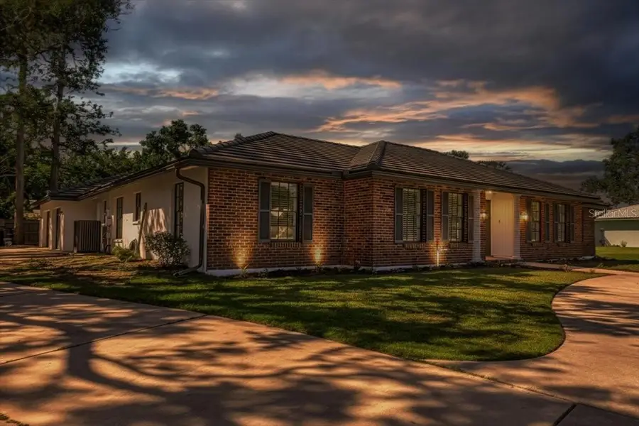 1861 Riviera Circle, Sarasota, FL 34232 - Image #2