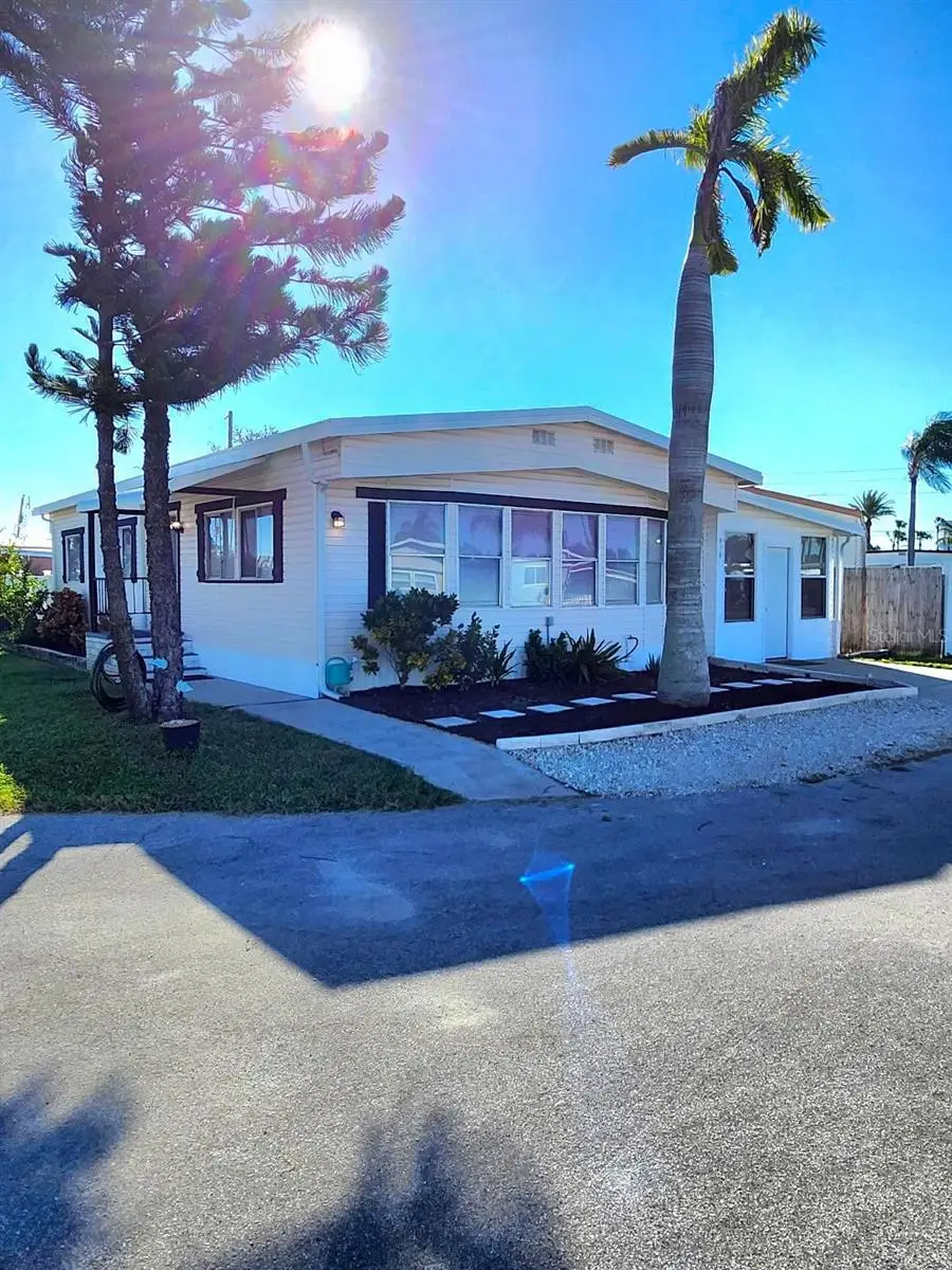 416 52nd Avenue Drive W, Bradenton, FL 34207 - Image #1