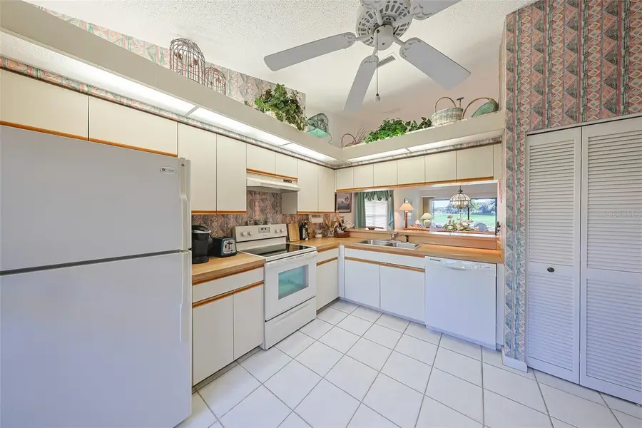 5941 Clubside Drive #5941, Sarasota, FL 34243 - Image #3