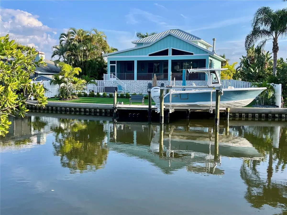 262 Island Circle, Sarasota, FL 34242 - Image #1