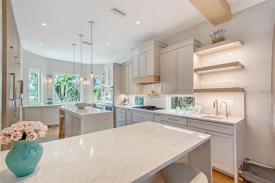 3921 Maravic Place, Sarasota, FL 34231 - Image #3