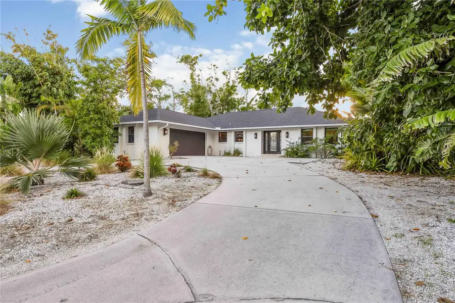 635 Tropical Circle, Sarasota, FL 34242 - Image #2