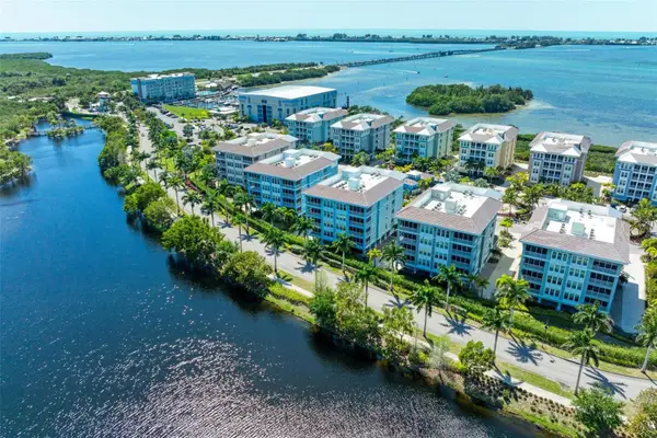 391 Aruba Circle #302, BRADENTON, FL 34209